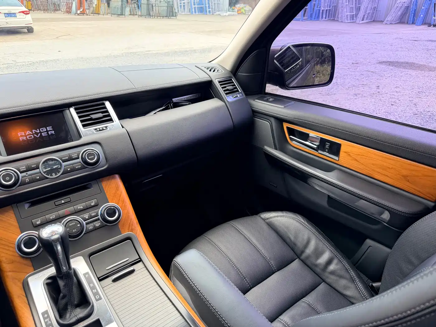 Land Rover Range Rover Sport 2013 3.0 TDV6 Diesel фото 17