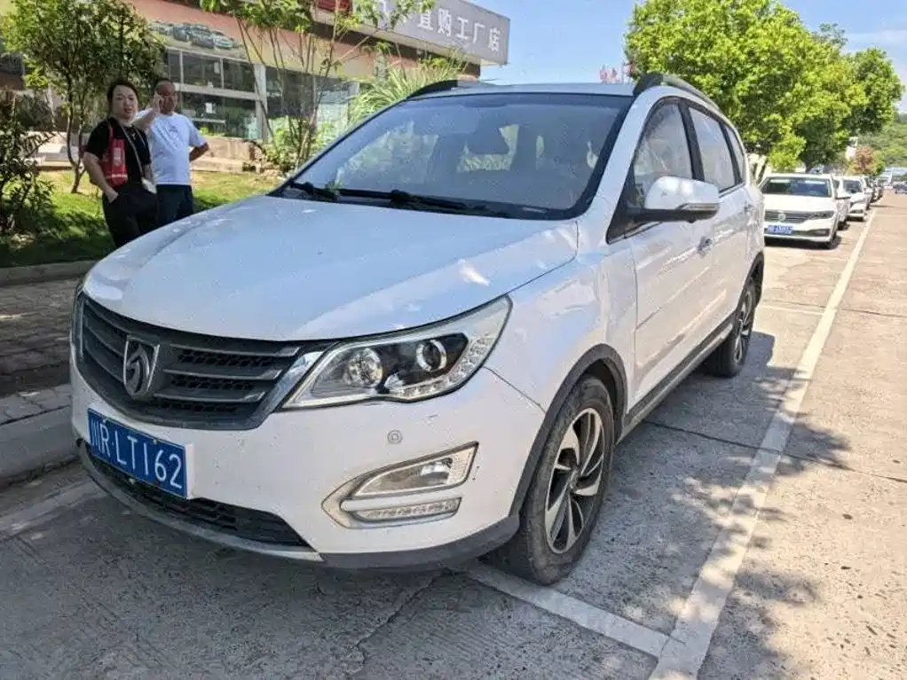 Baojun 560 2017 2016 1.5T Manual Luxury