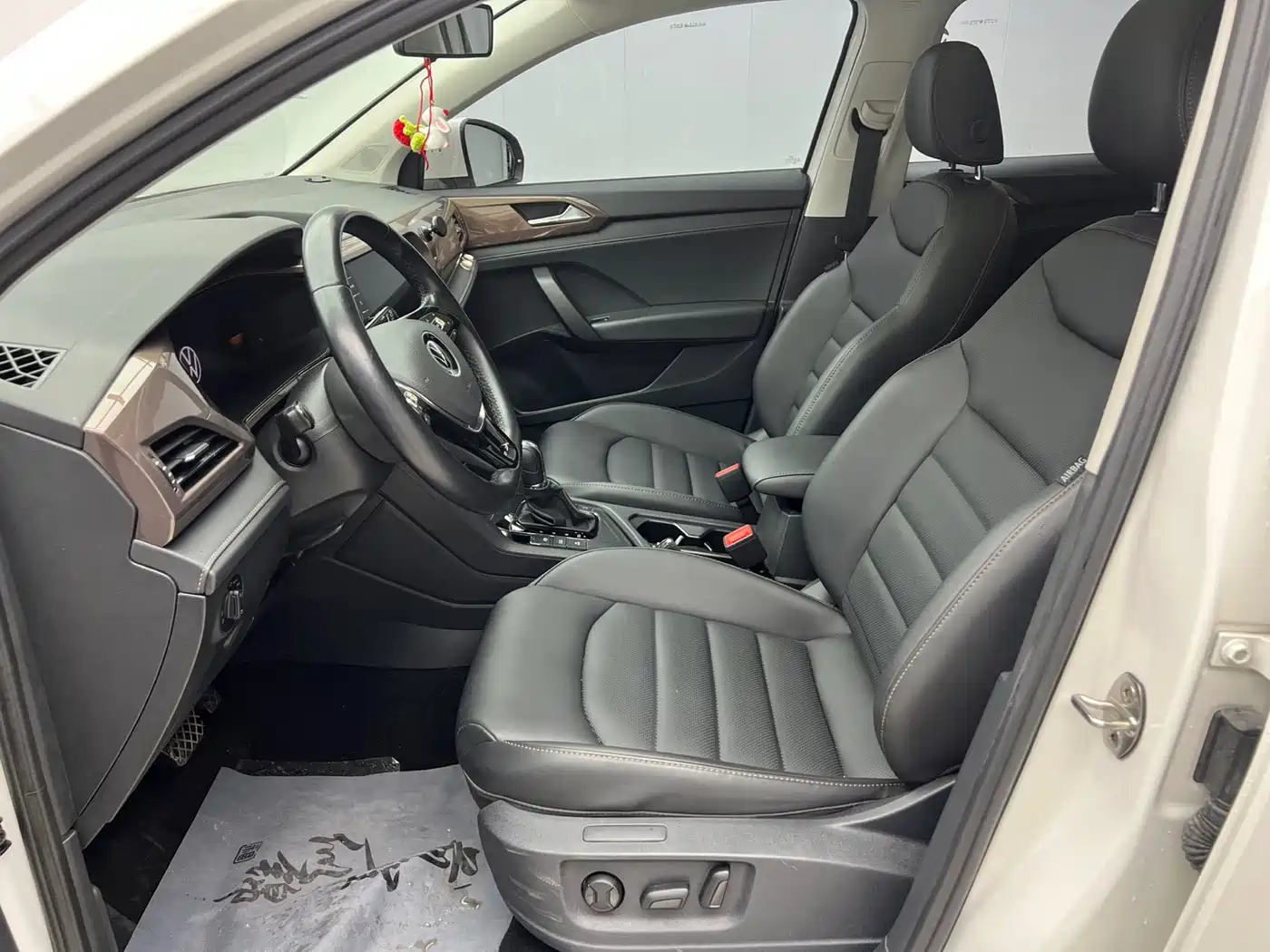 Volkswagen Tharu 2022 280TSI FWD Luxury Edition фото 7