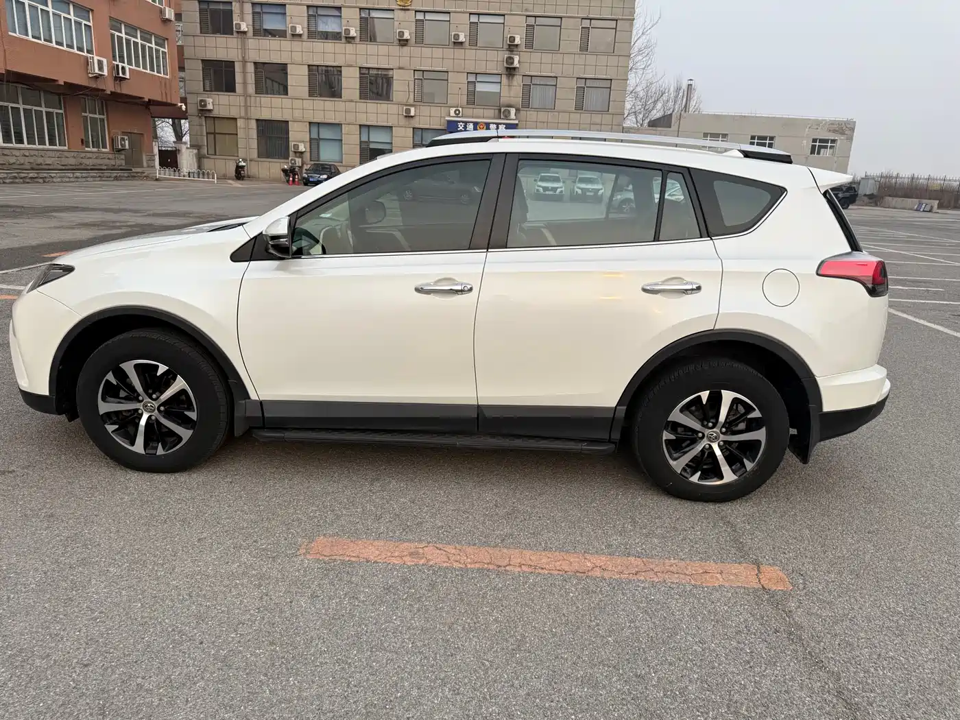 Toyota RAV4 Rongfang 2016 2.0L CVT 2WD Comfort (China V) фото 11