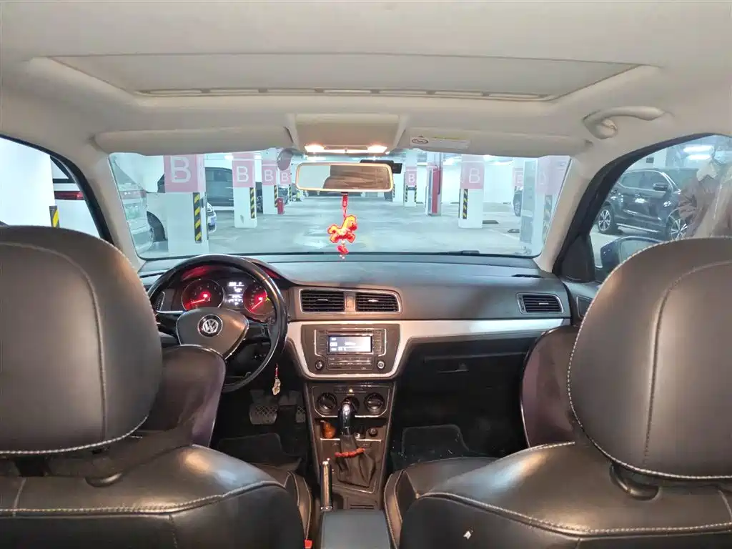 Volkswagen Lavida Tour 2015 230TSI DSG Comfort Edition фото 9