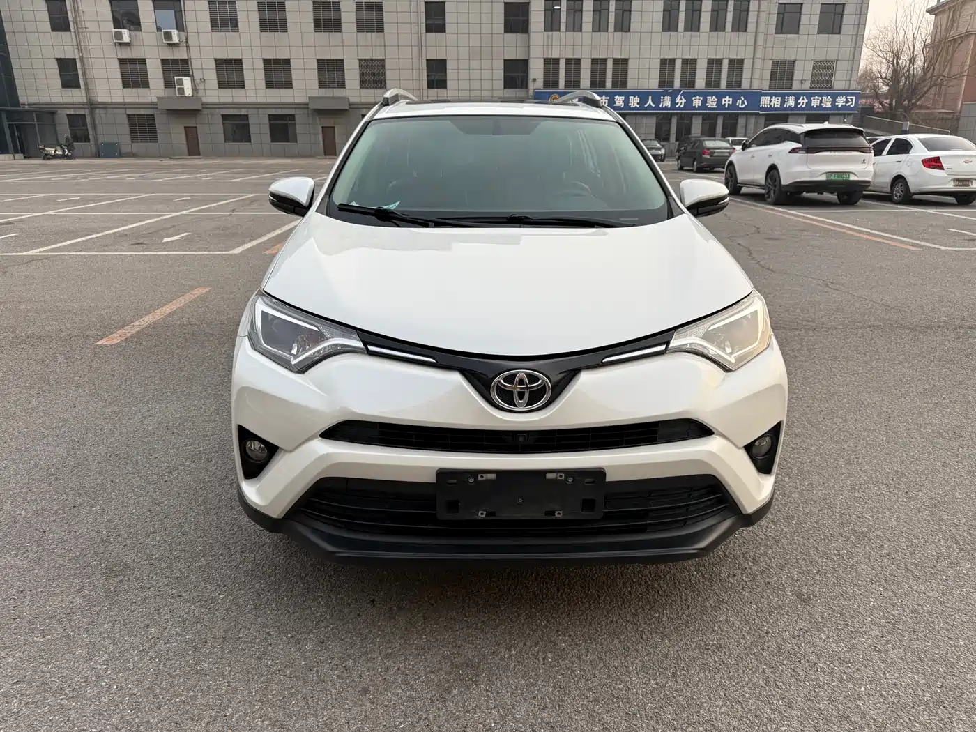 Toyota RAV4 Rongfang 2016 2.0L CVT 2WD Comfort (China V) фото 2