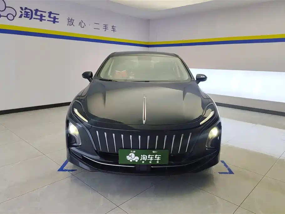 Hongqi E-QM5 2022 431km Charging Enjoyment Edition фото 2