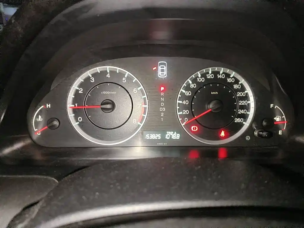Фото 4 - Honda Accord