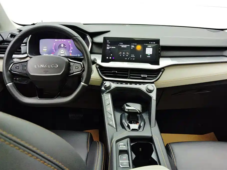 Lynk & Co 06 EM-P 2022 PHEV 84KM Range Pro фото 12