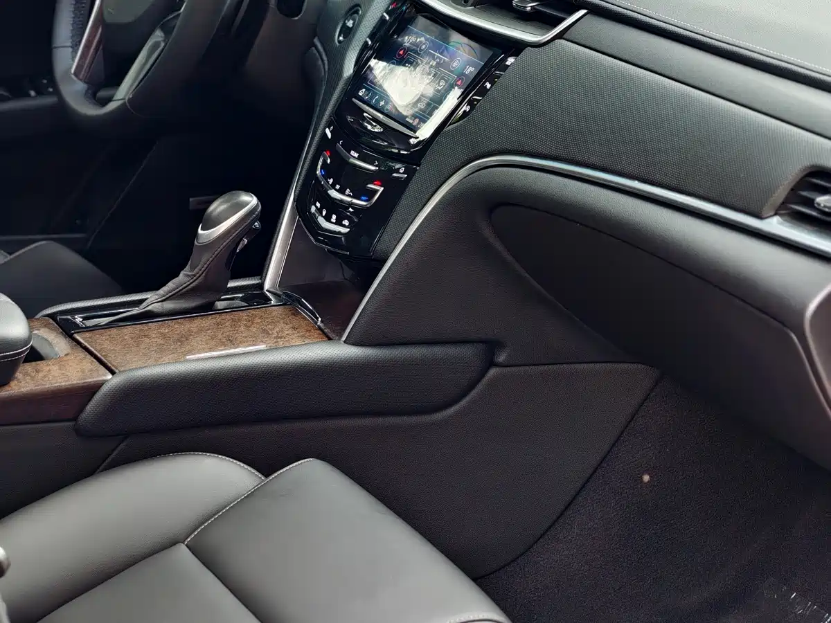 Cadillac XTS 2018 28T Technology фото 11