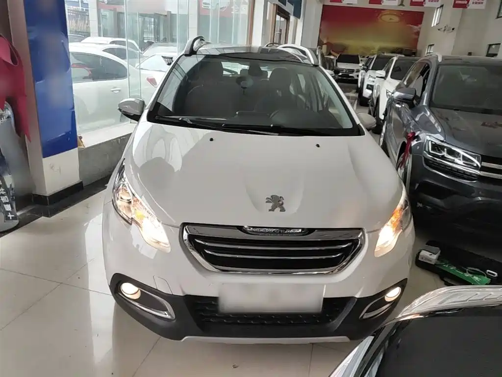 Peugeot 2008 2014 1.6L Automatic Navigation Edition фото 3