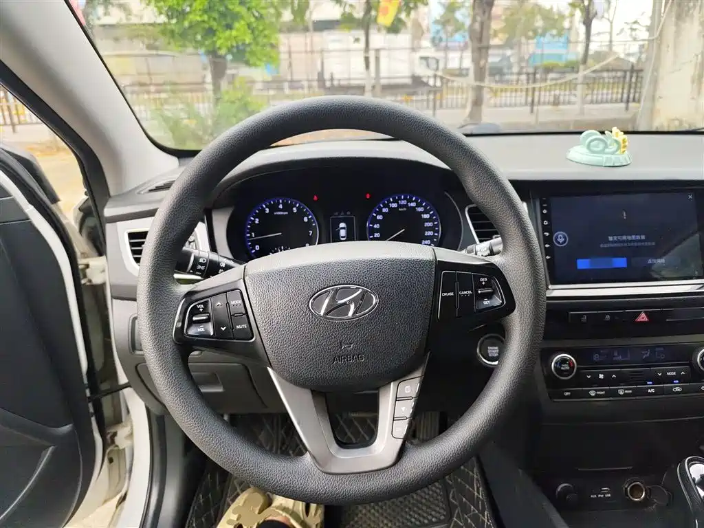 Hyundai Mistra 2014 1.8L Auto Smart GLS фото 11