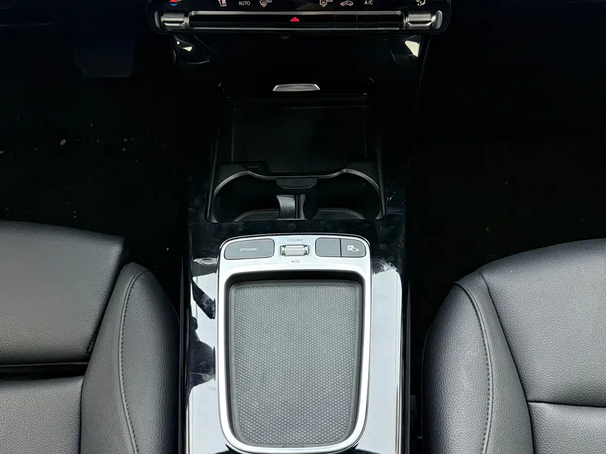Mercedes-Benz A-Class 2022 A 180 L фото 10