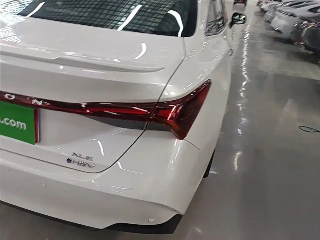 Toyota Avalon 2024 Model Hybrid 2.5L XLE Prestige Edition фото 8