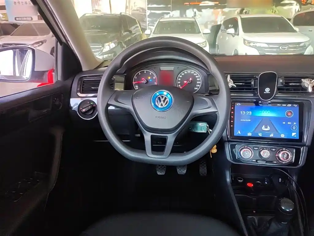 Volkswagen Santana 2018 1.5L Manual Trend Edition фото 11
