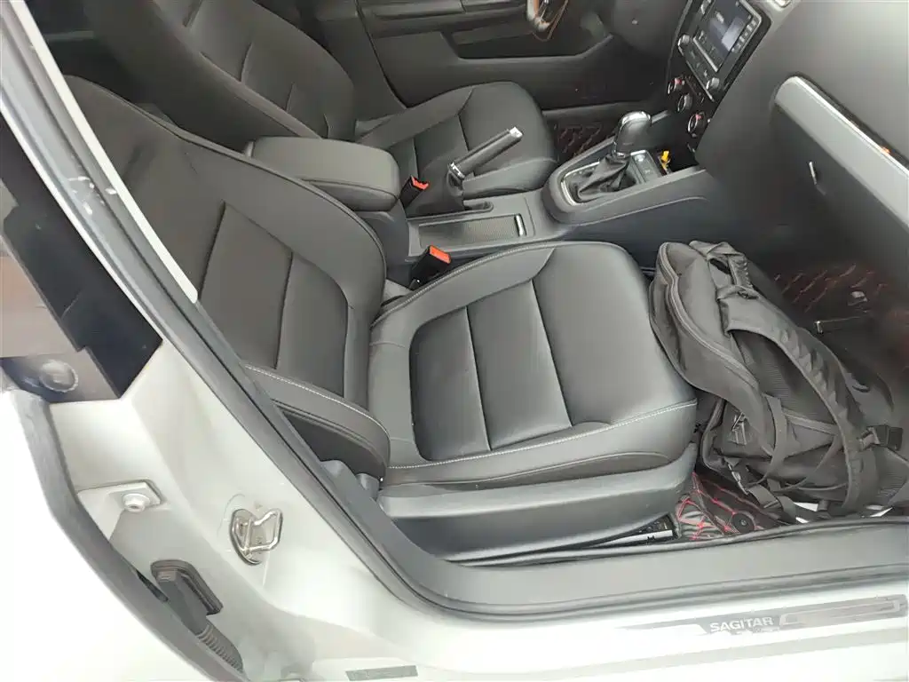 Volkswagen Sagitar 2018 180TSI DSG Premium Edition фото 25