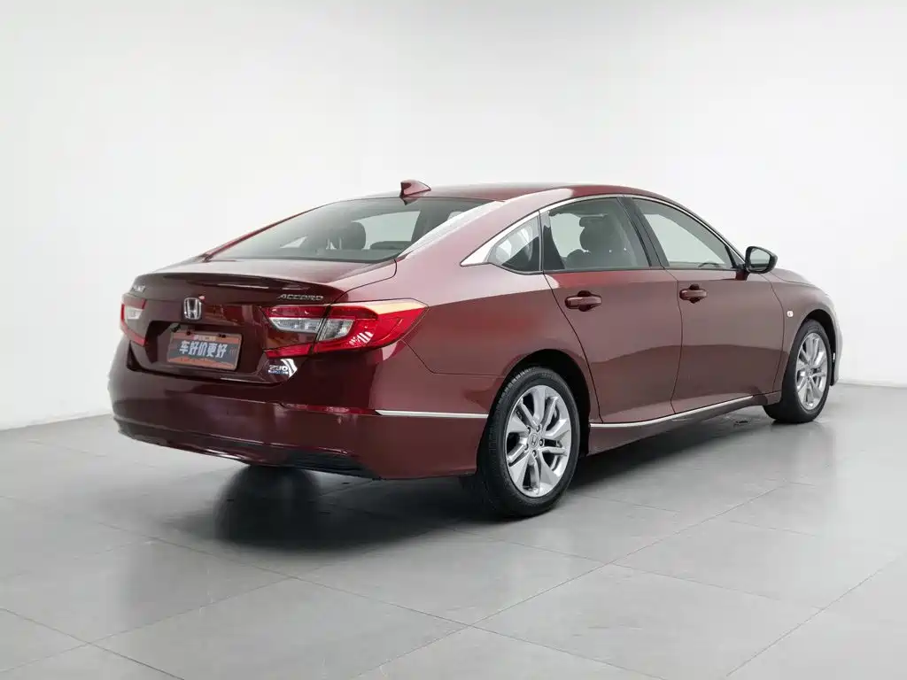 Фото 2 - Honda Accord