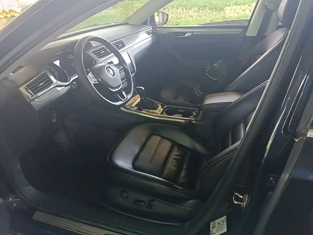 Volkswagen Passat 2017 330TSI DSG Prestige фото 15