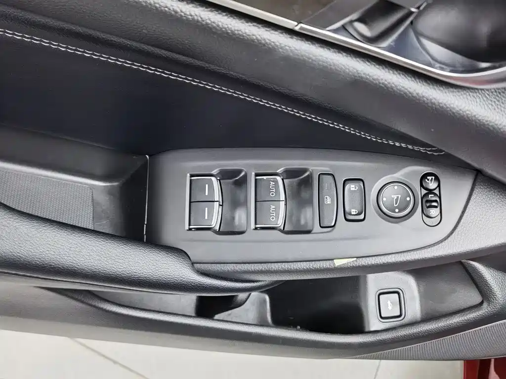 Фото 9 - Honda Accord
