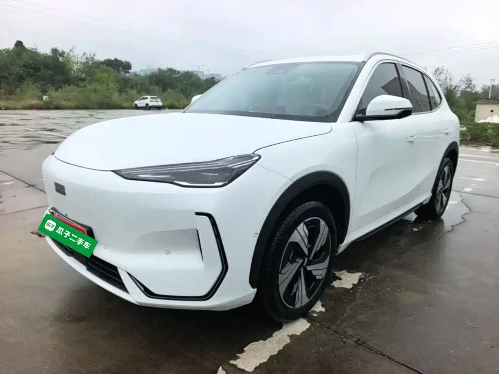 Фото 2 - Geely Galaxy Galaxy E5