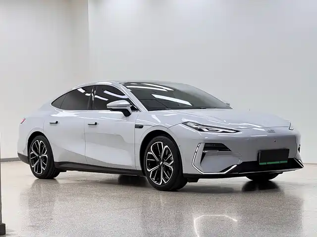 Geely Galaxy Galaxy E8 2025 700km Long Voyage Smart Drive Edition — фото 3
