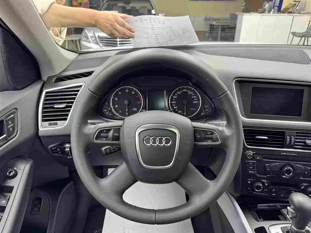 Audi Q5 2012 2.0TFSI Technology фото 6