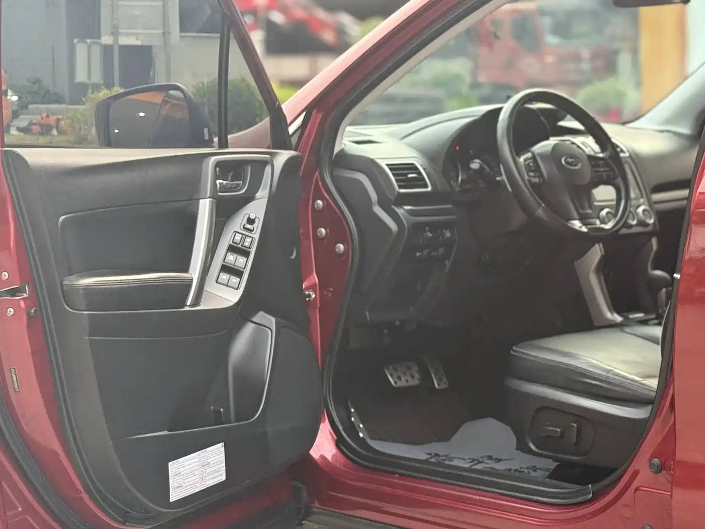 Subaru Forester 2015 2.5i Special Commemorative Edition фото 13