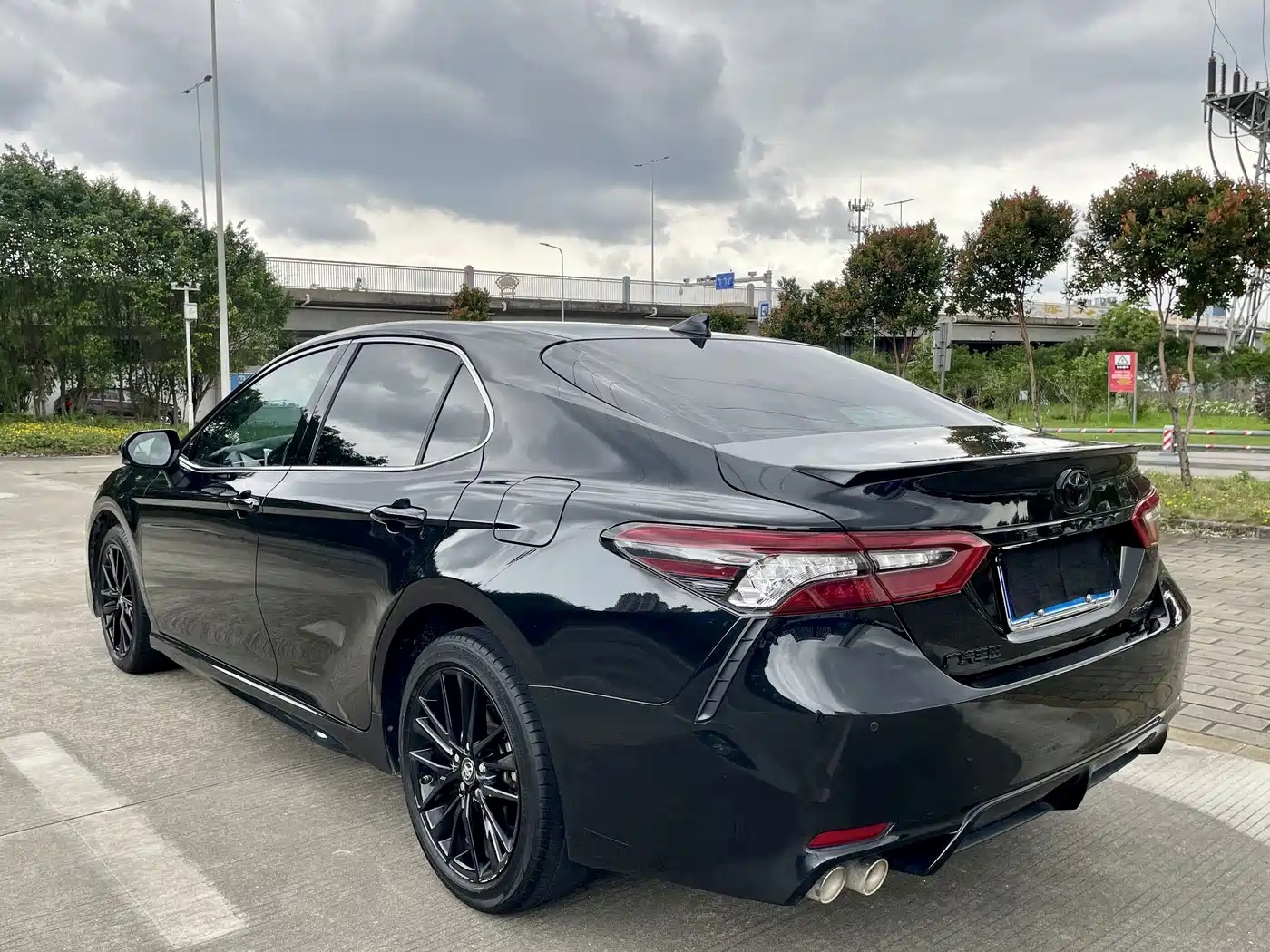 Photo 7 - Toyota Camry