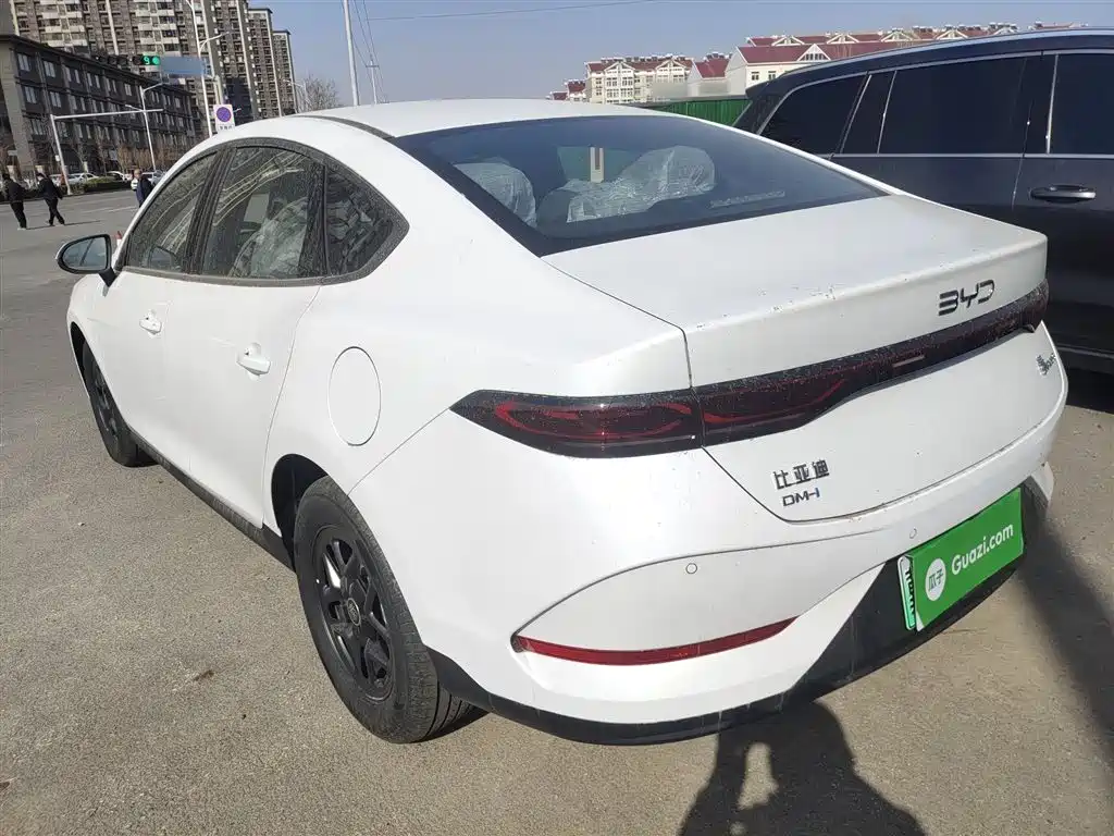BYD Qin PLUS 2025 DM-i Smart Drive 55KM Leader фото 13