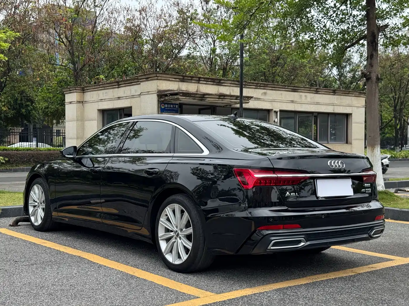 Audi A6L 2021 45 TFSI Exclusive Sport фото 6
