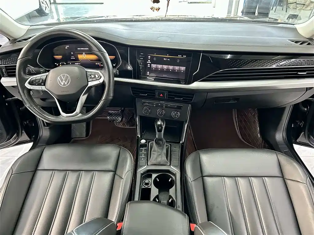 Volkswagen Passat 2022 280TSI Business Edition фото 8