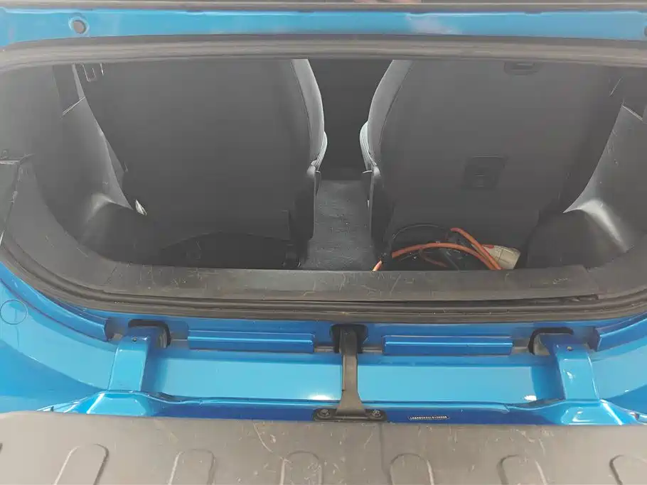 BAOJUN E200