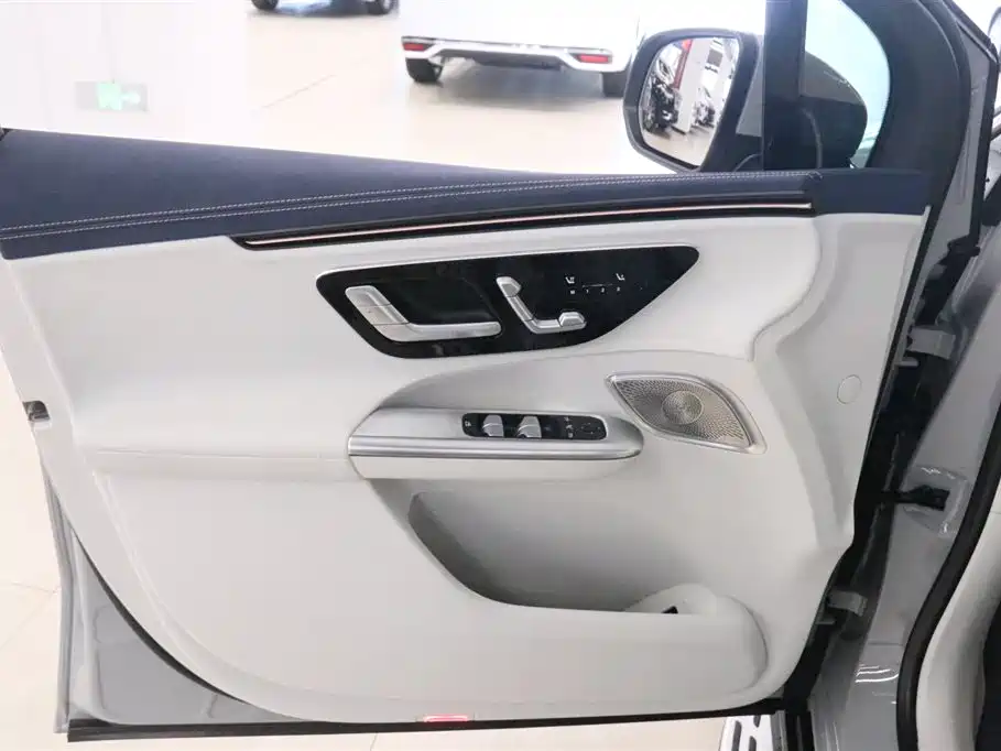 Mercedes-Benz EQE SUV 2024 350 4MATIC Luxury Edition фото 12