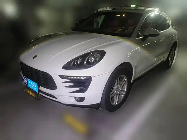 Porsche Macan 2016 Macan 2.0T — фото 1