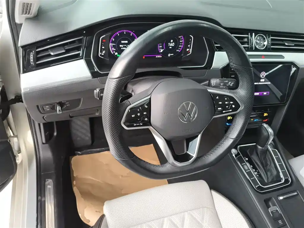 Volkswagen Magotan 2023 Model 2 Million Commemorative Edition 330TSI DSG Luxury фото 7