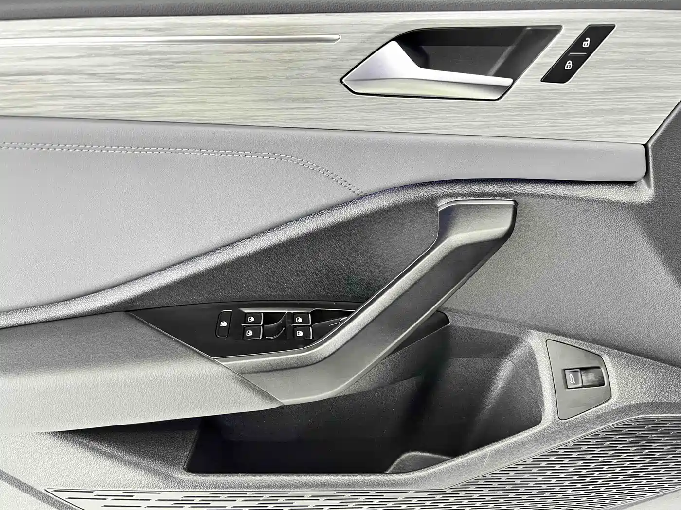 Volkswagen Sagitar 2023 280TSI DSG Beyond Lite фото 8