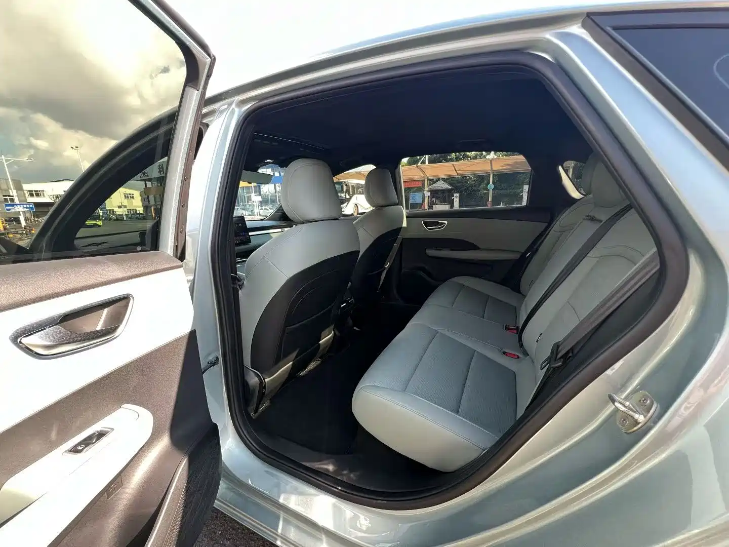 Фото 6 - Roewe D6