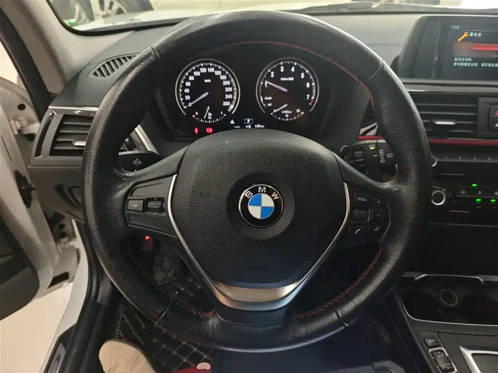 BMW 1 Series (Import) 2018 118i Sport Design Package фото 11