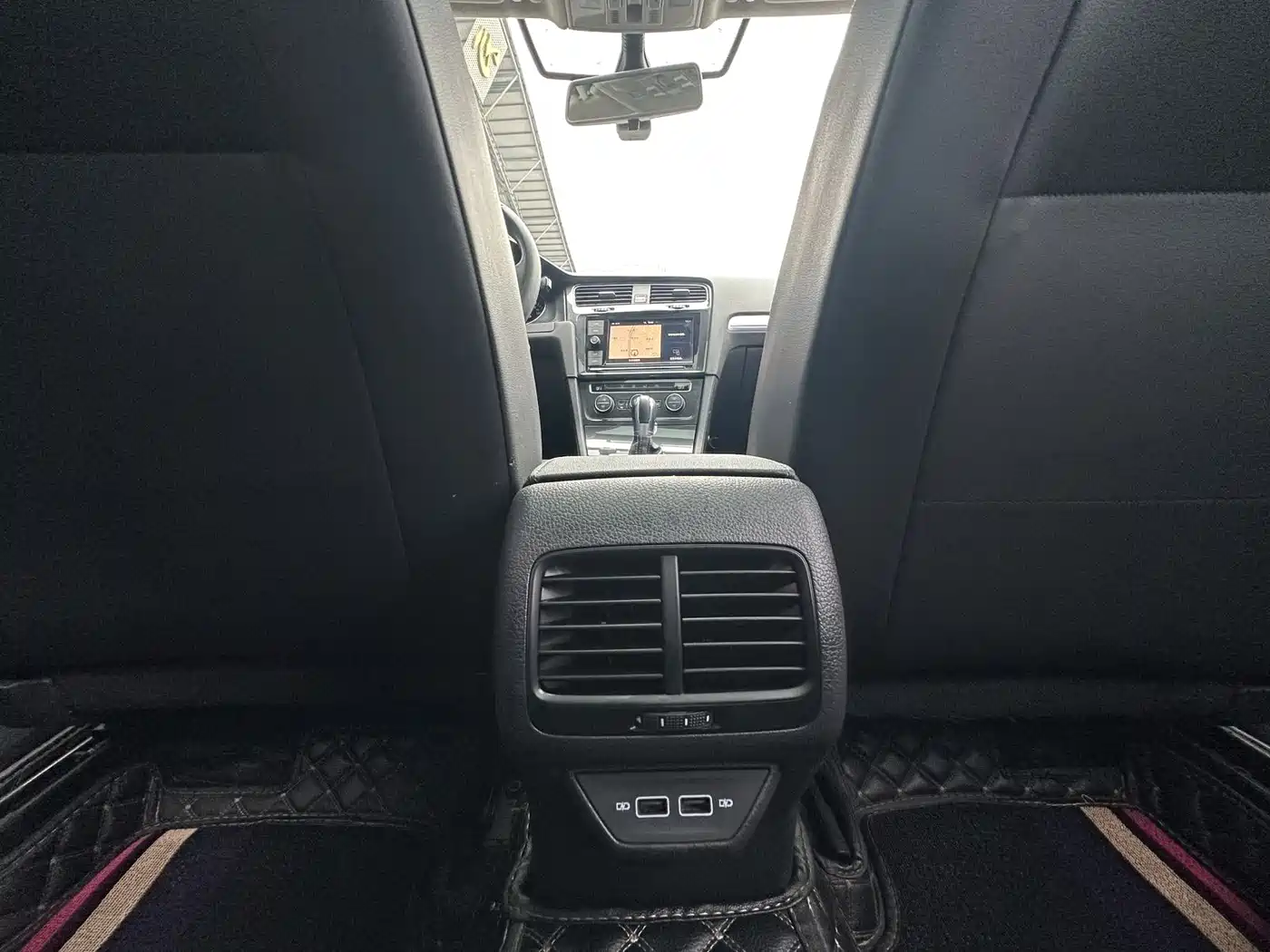 Volkswagen Golf Electric 2020 Chi Pro фото 18