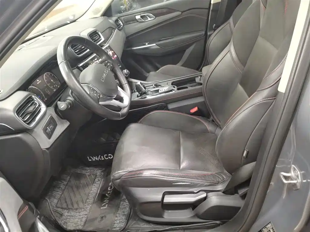 Lynk & Co 02 2018 1.5T DCT 2WD Power Edition China V фото 15