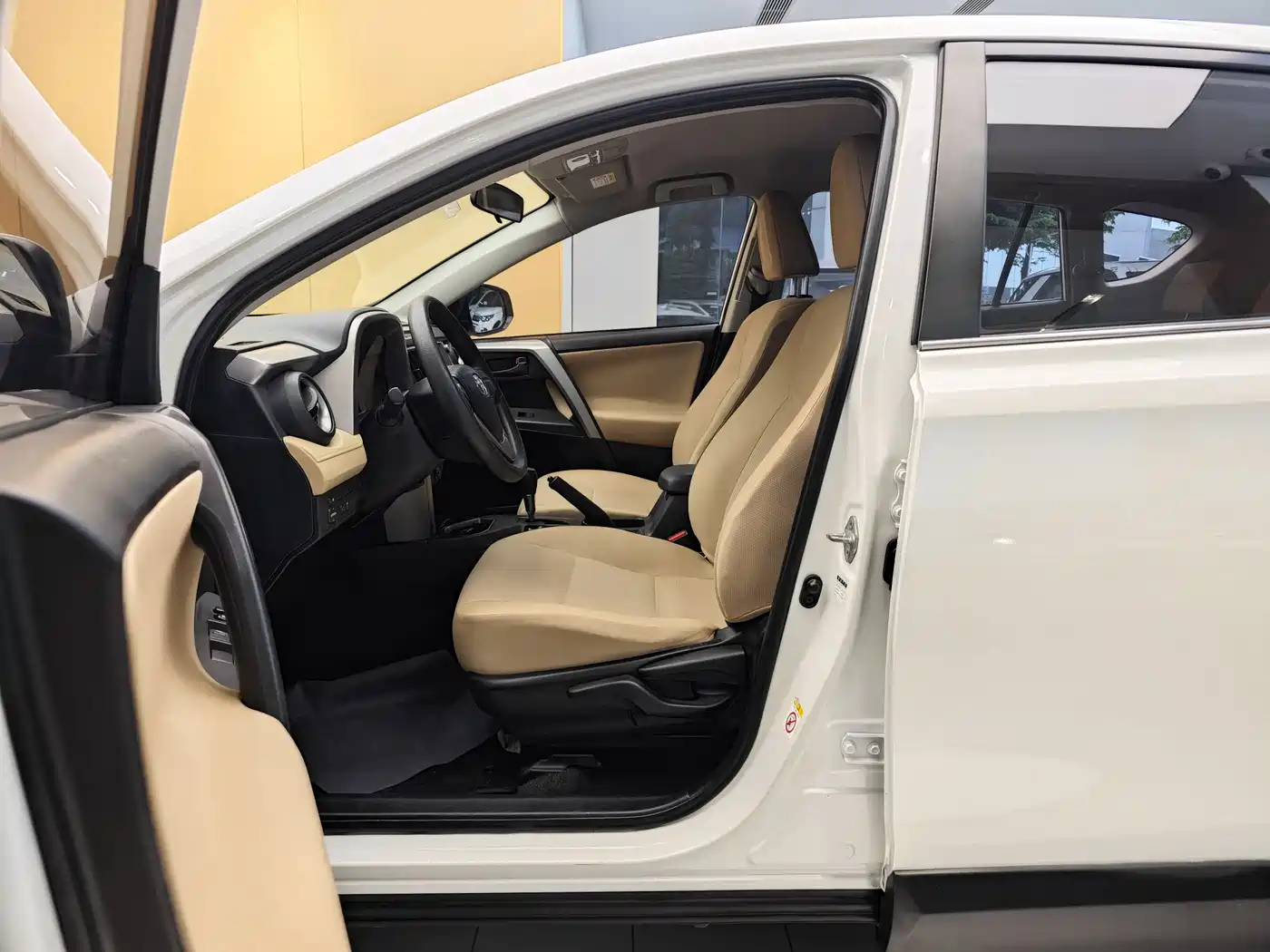 Toyota RAV4 Rongfang 2016 2.0L CVT 2WD Urban (China V) фото 13