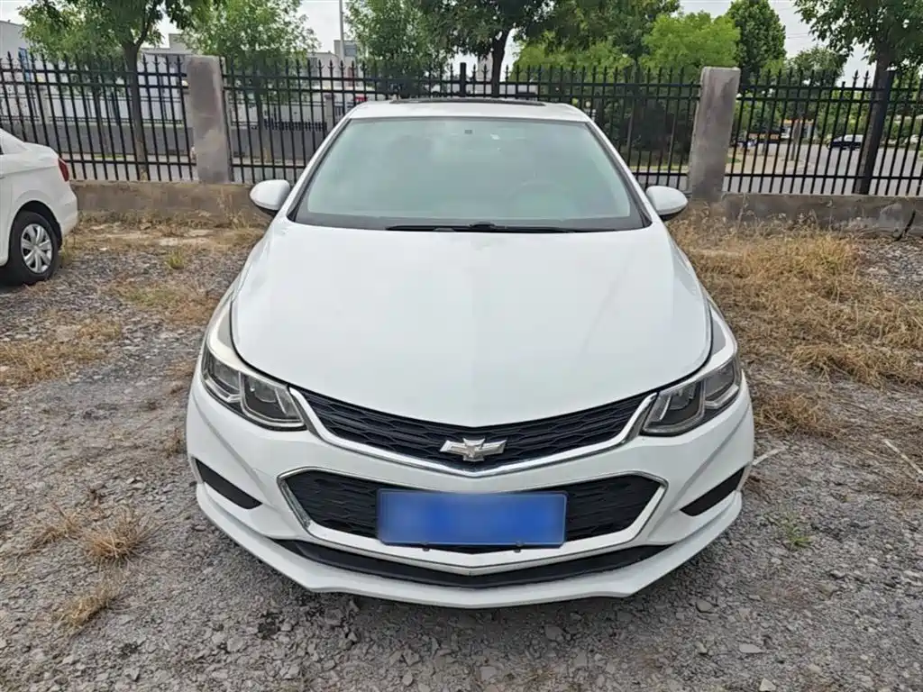 Chevrolet Cruze 2018 320 Automatic Pioneer Sunroof Edition фото 3