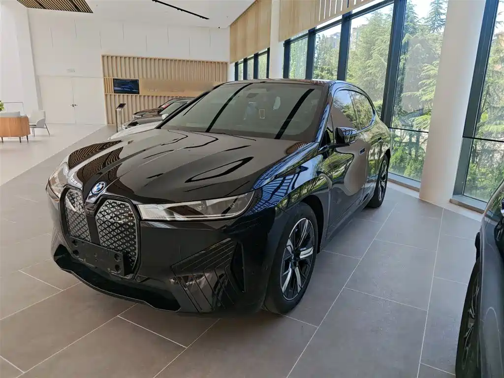 BMW iX 2022 xDrive50 фото 2