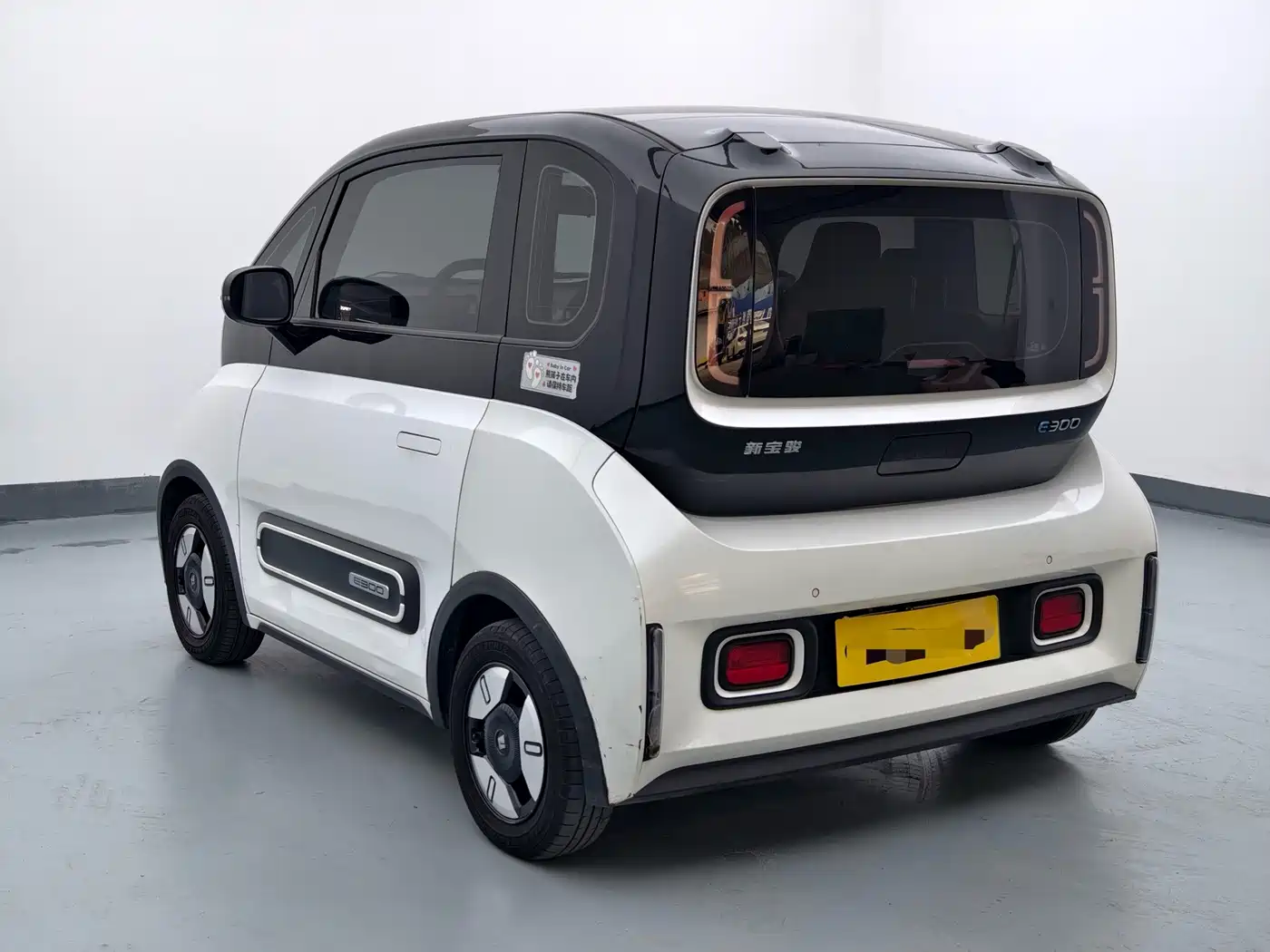 2021 Baojun E300