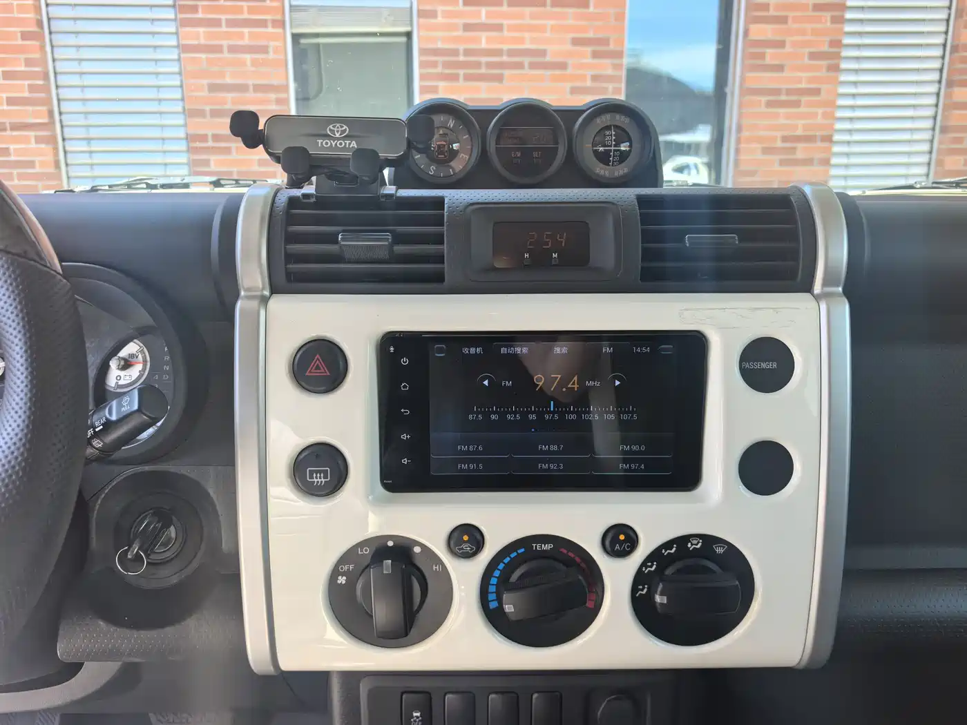Toyota FJ Cruiser 2013 4.0L фото 14