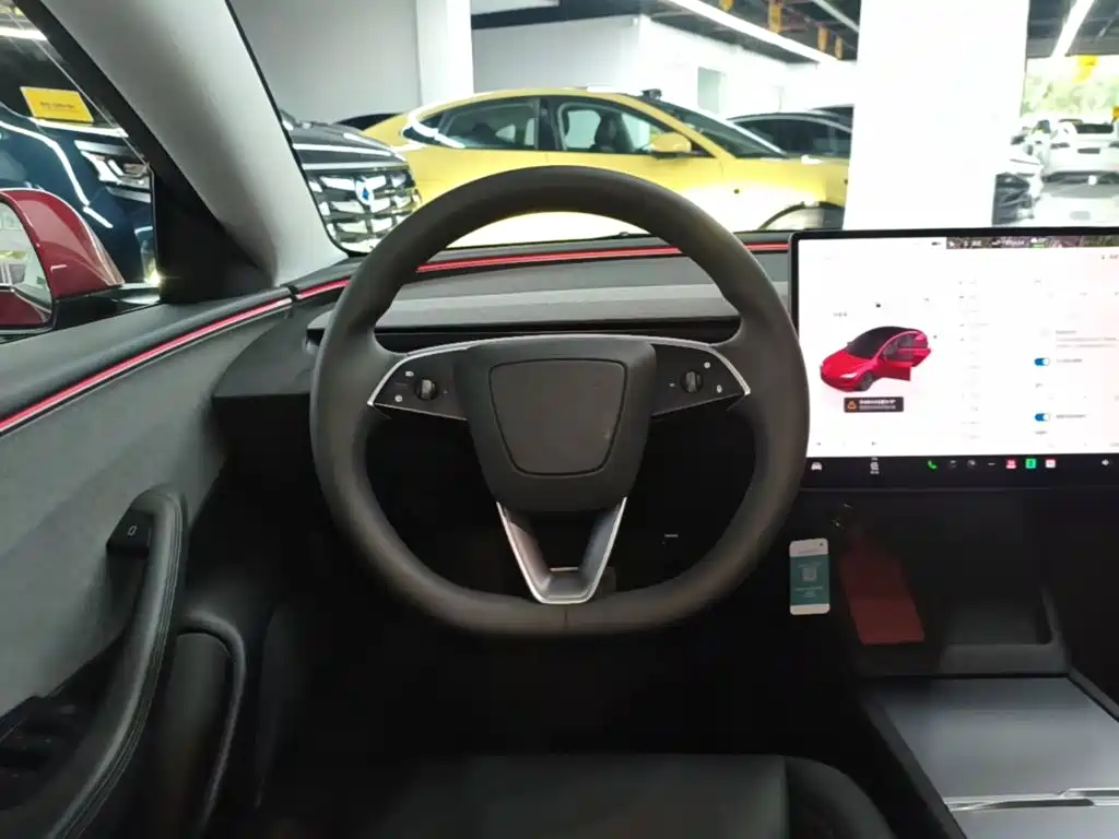 Фото 11 - Tesla Model 3