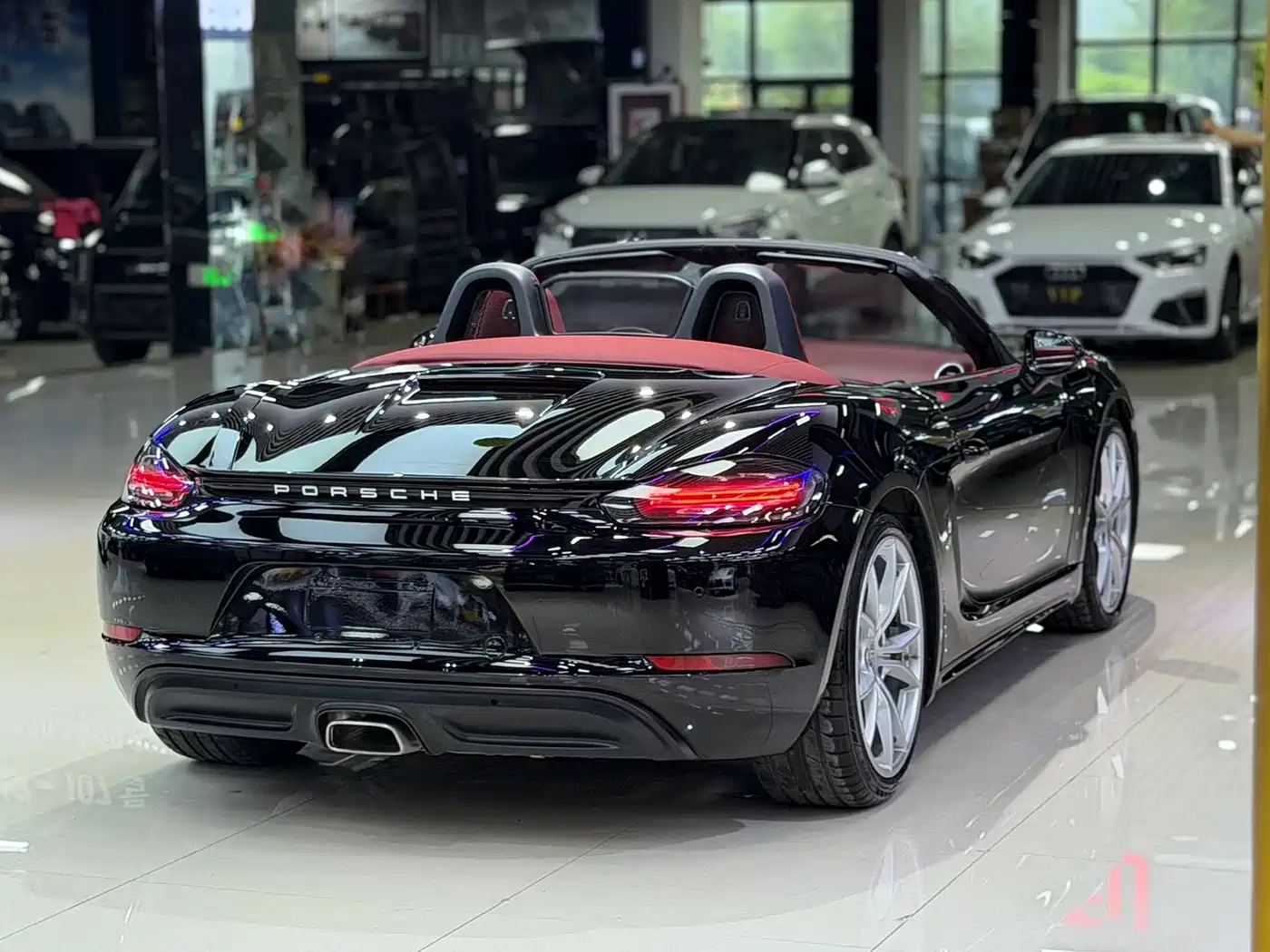 Porsche 718 2018 Boxster 2.0T фото 12