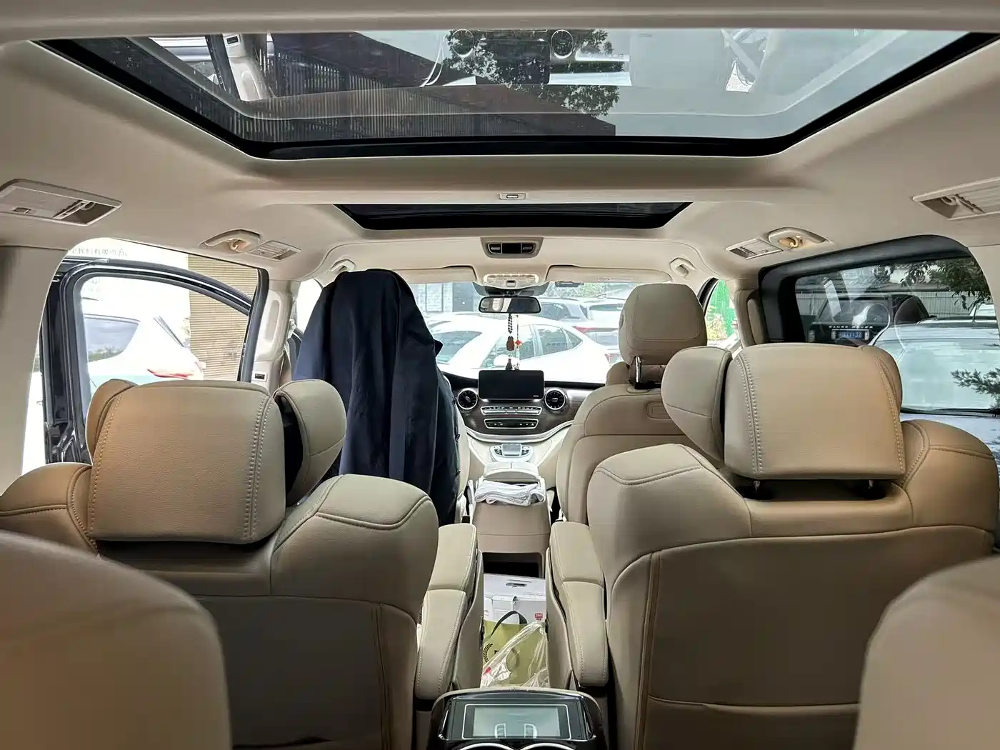 Mercedes-Benz V-Class 2022 V 260 Pilot Edition фото 6