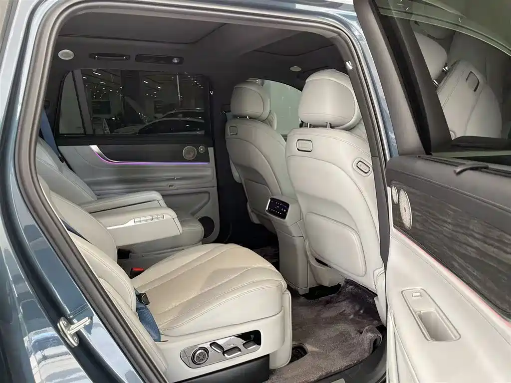 AITO Wenjie AITO M9 2024 Extended Range Ultra 42kWh 6-Seater фото 23