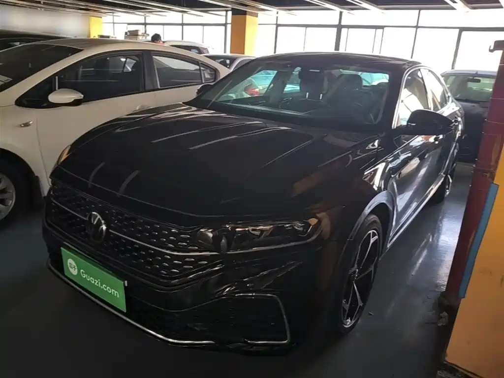 Volkswagen Passat 2024 330TSI Starlight Elite Edition