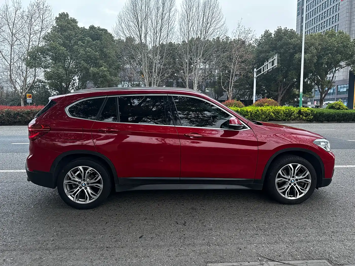 BMW X1 2019 sDrive20Li Leading Model фото 6