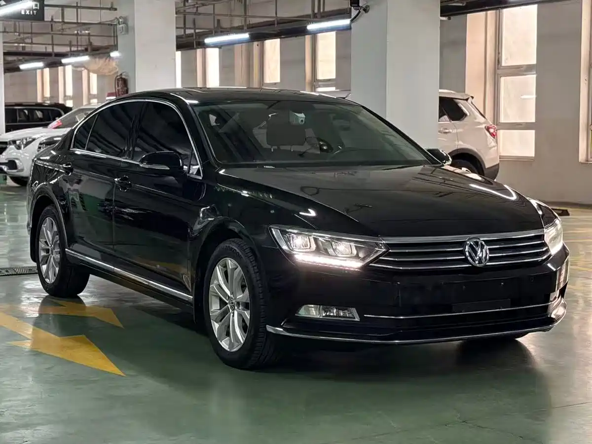 Volkswagen Magotan 2017 330TSI DSG Luxury фото 9