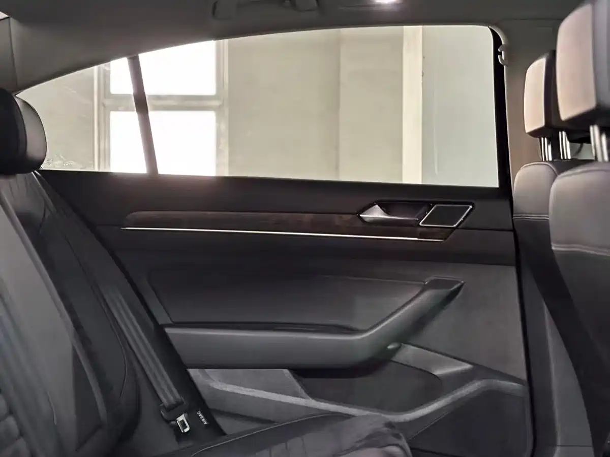 Volkswagen Magotan 2017 330TSI DSG Luxury фото 5