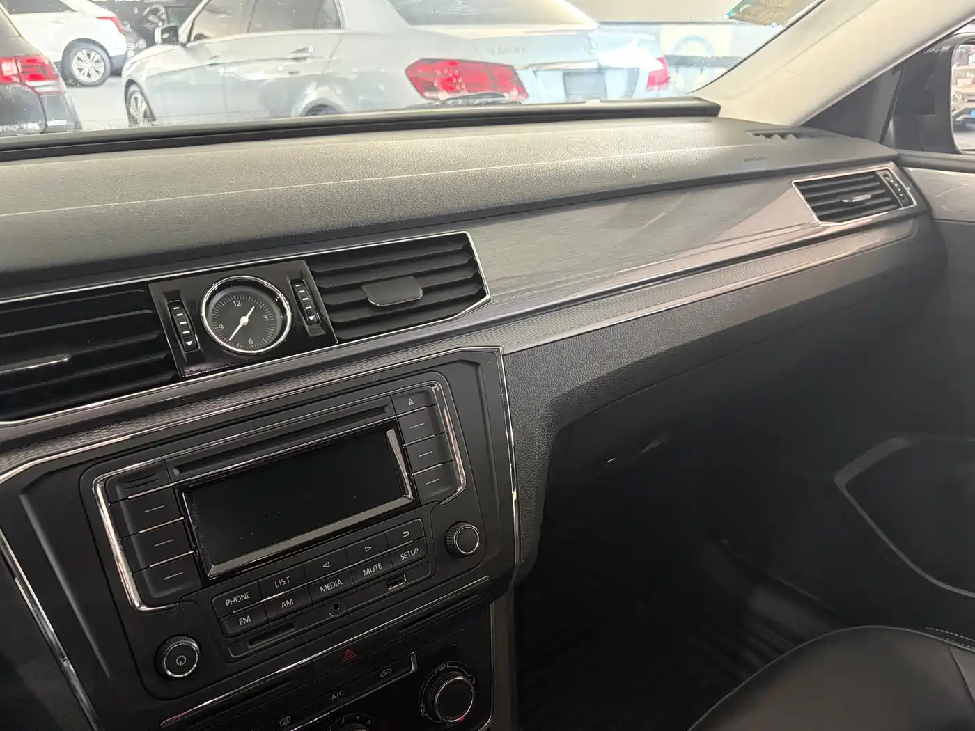 Volkswagen Passat 2017 280TSI DSG Prestige фото 10
